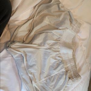 White lululemon hotty hot